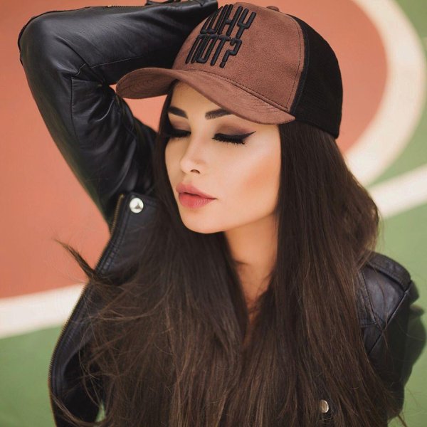 Девушка хулиганка