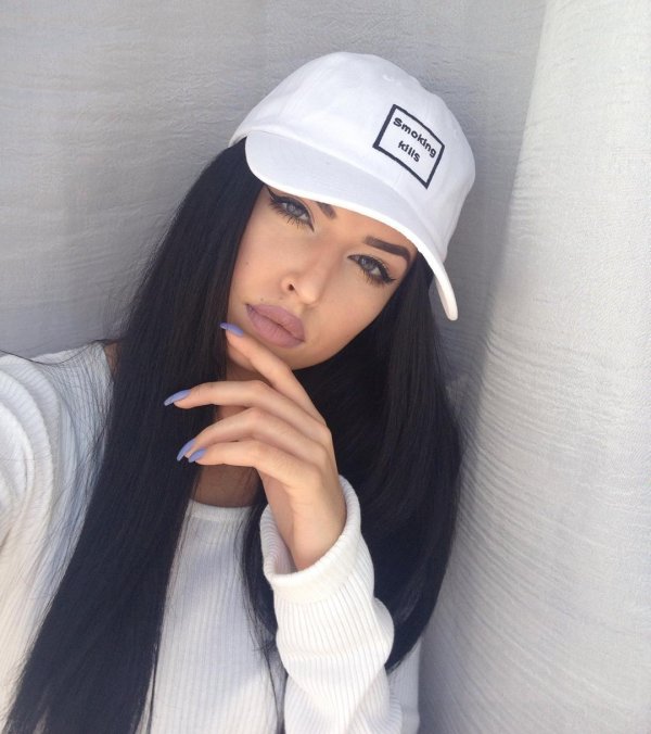 Девушка хулиганка