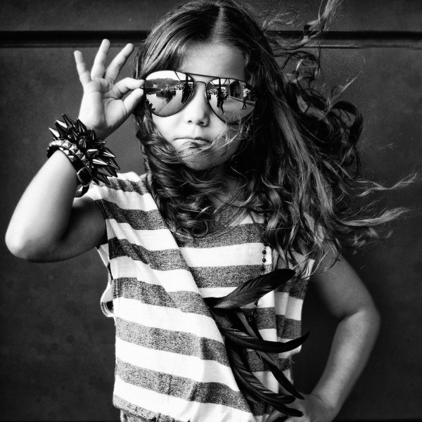 Девушка хулиганка