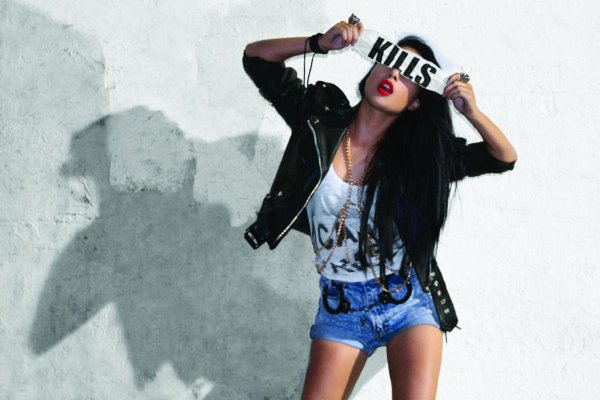 Девушка хулиганка