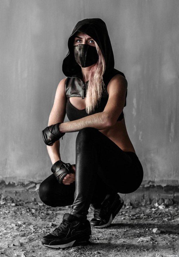 Девушка хулиганка