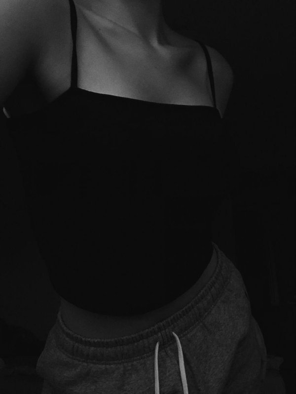 Девушка фигура без лица