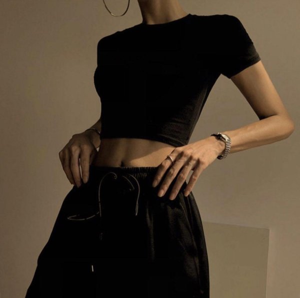 Девушка фигура без лица