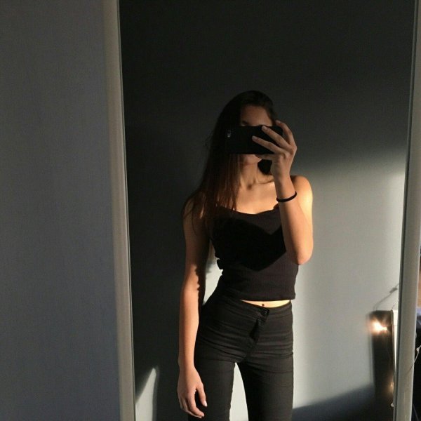 Девушка фигура без лица