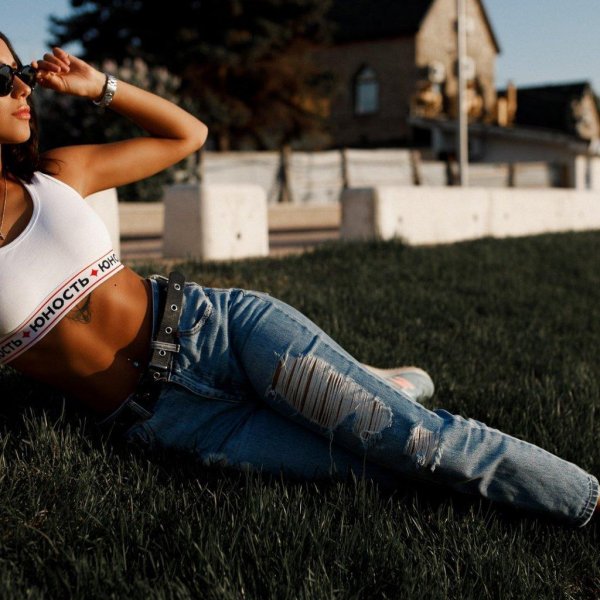 Девушка фигура без лица