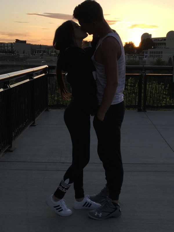 Девушка и парень