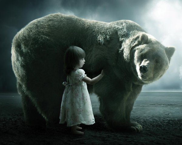 Девушка и медведь