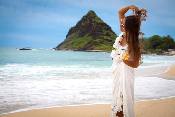 Девушка и море