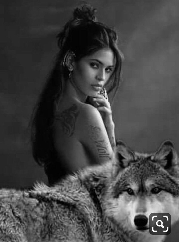 Волк и девушка