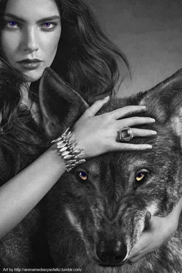 Волк и девушка