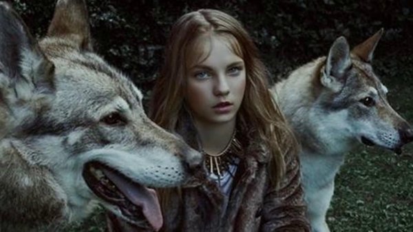 Волк и девушка