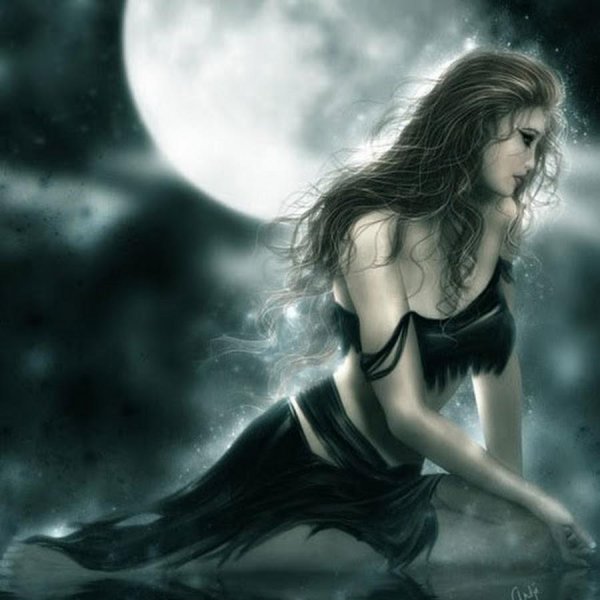 Луна и девушка