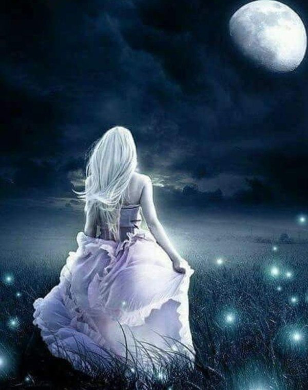 Луна и девушка
