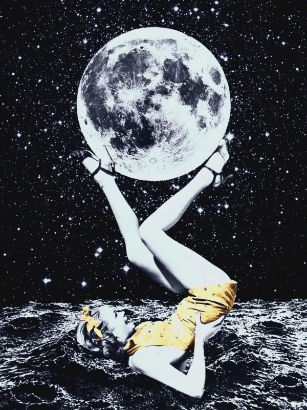 Луна и девушка