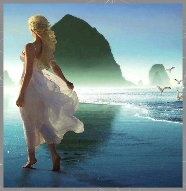 Девушка на берегу моря