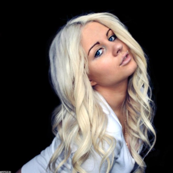 Девушка блондинка