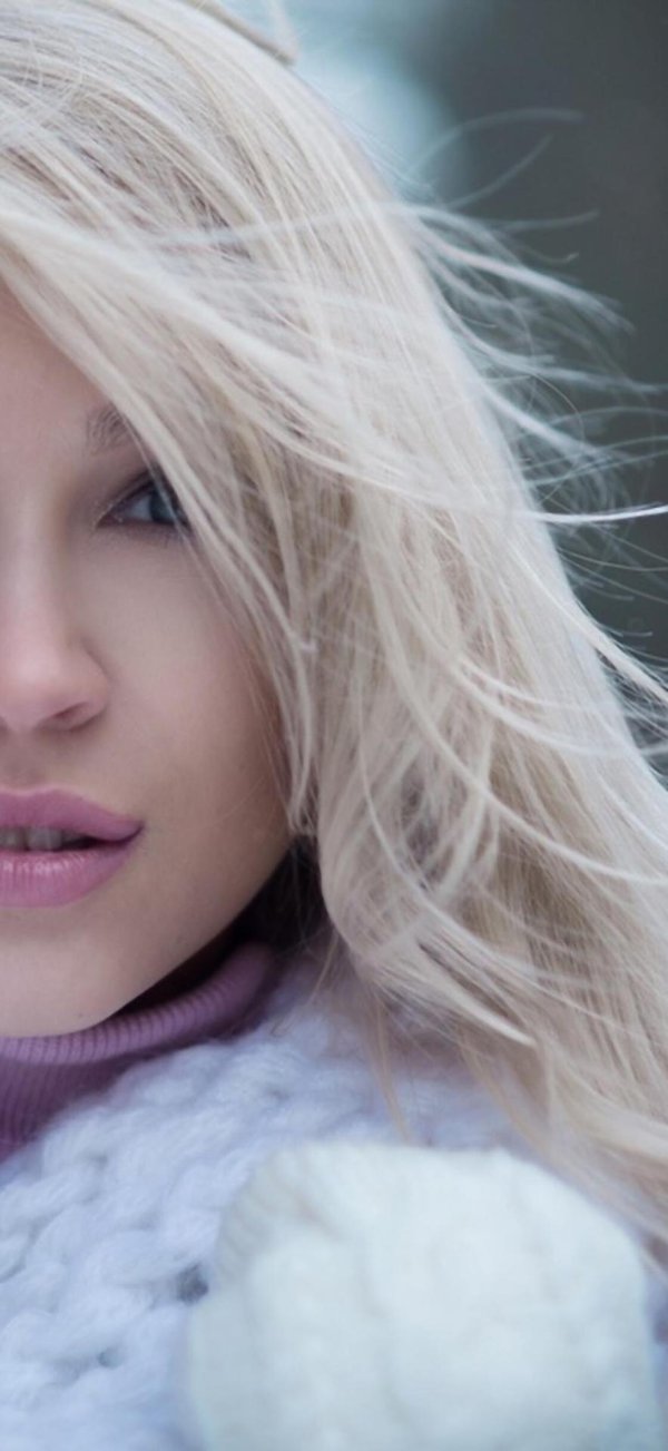 Девушка блондинка