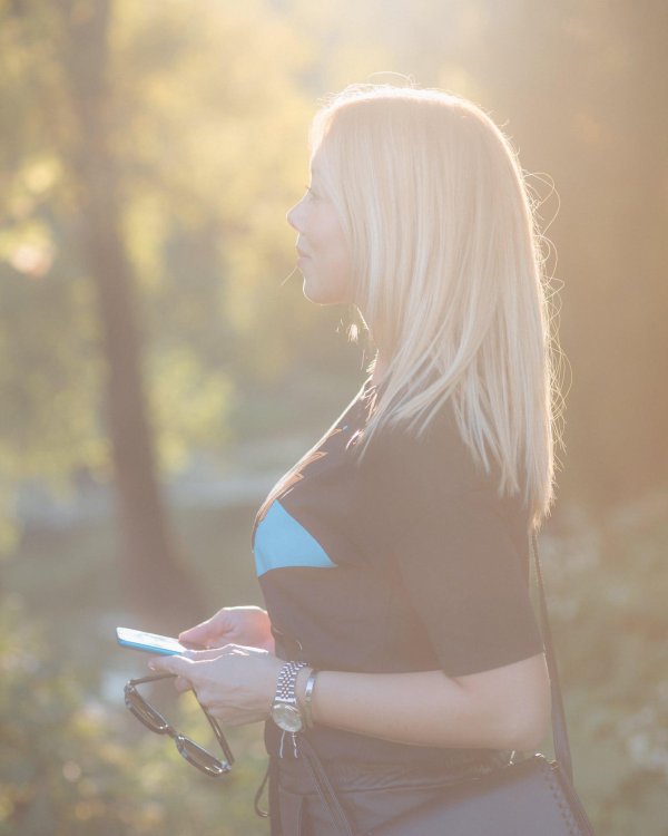 Девушка блондинка