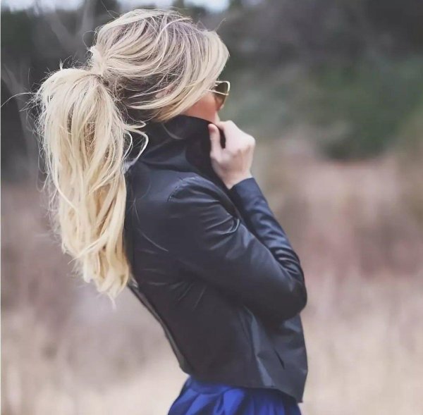 Девушка блондинка