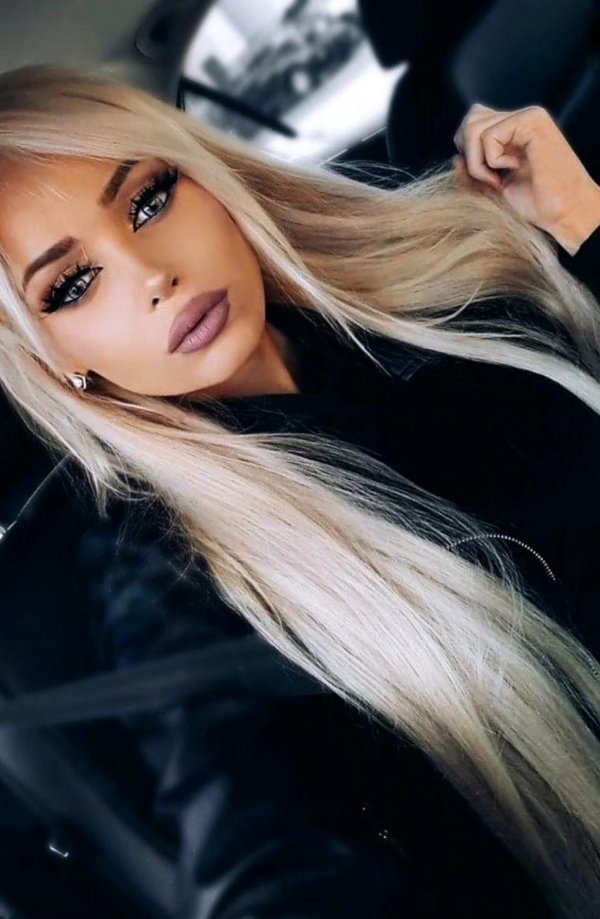 Девушка блондинка