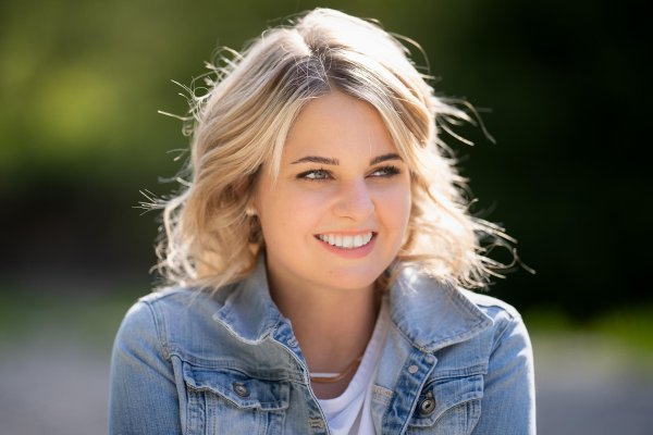 Девушка блондинка