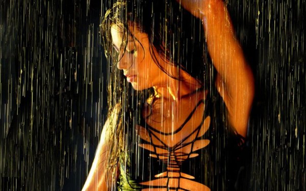 Девушка под дождем