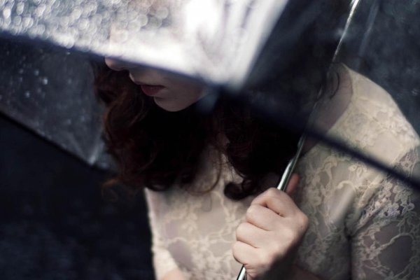 Девушка под дождем