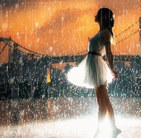 Девушка под дождем