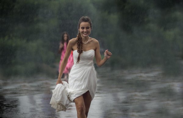 Девушка под дождем