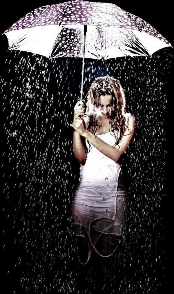 Девушка под дождем