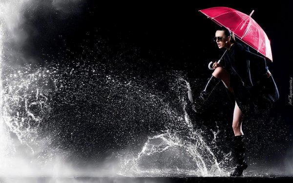 Девушка под дождем