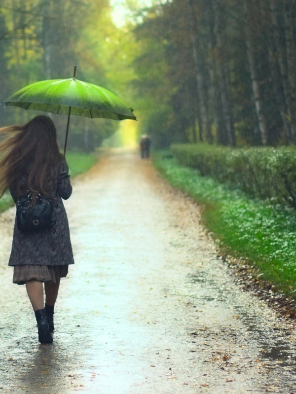Девушка под дождем