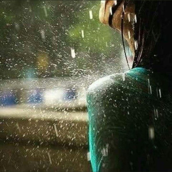 Девушка под дождем