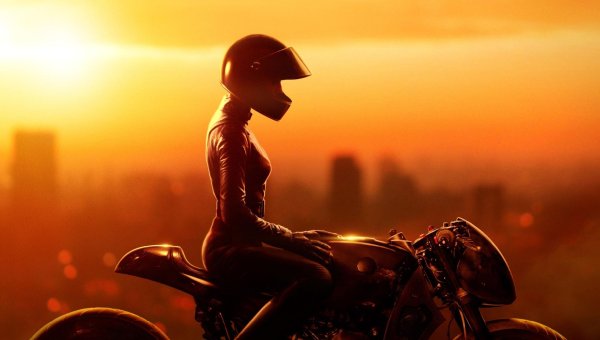 Девушка на мотоцикле