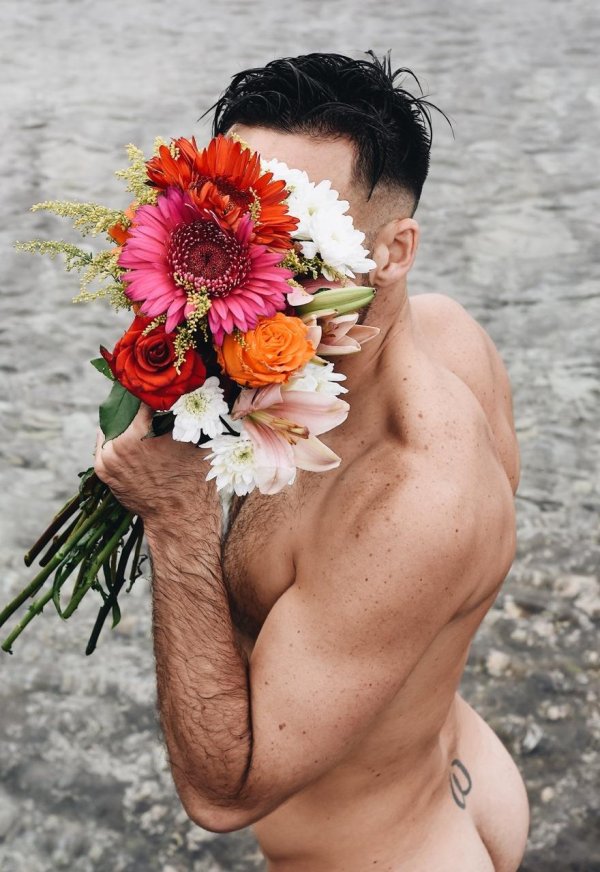 Веселые с цветами