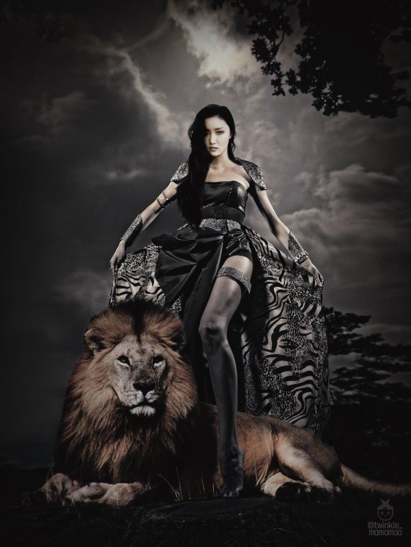 Девушка со львом