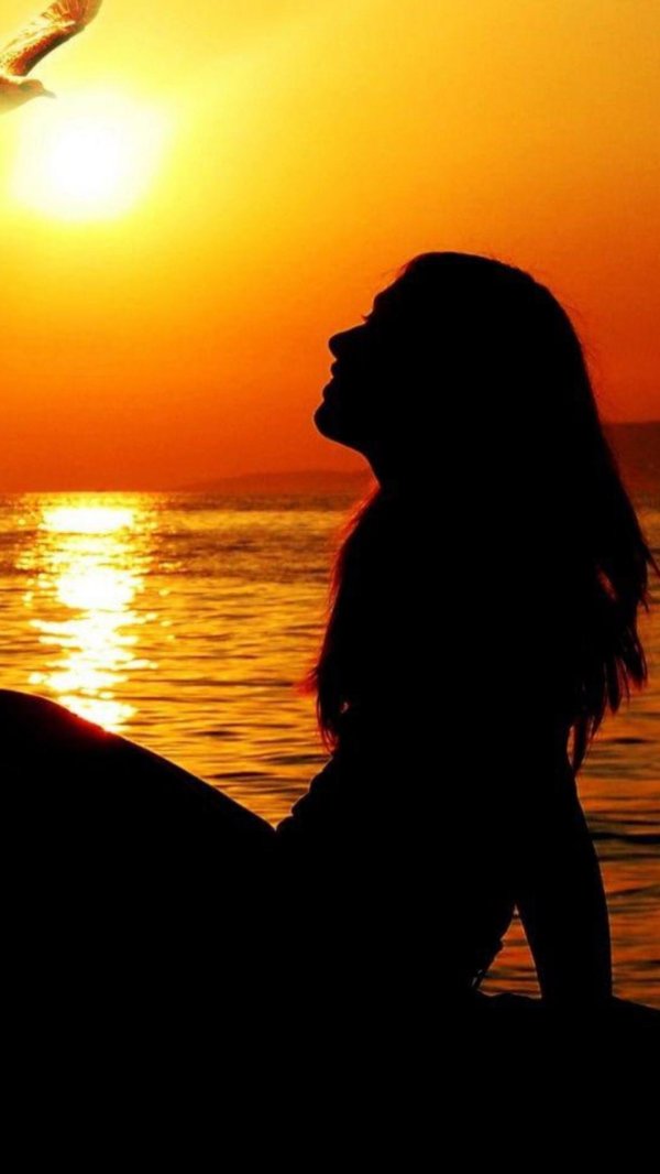 Девушка на закате