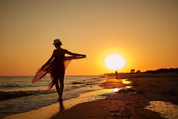 Девушка на закате