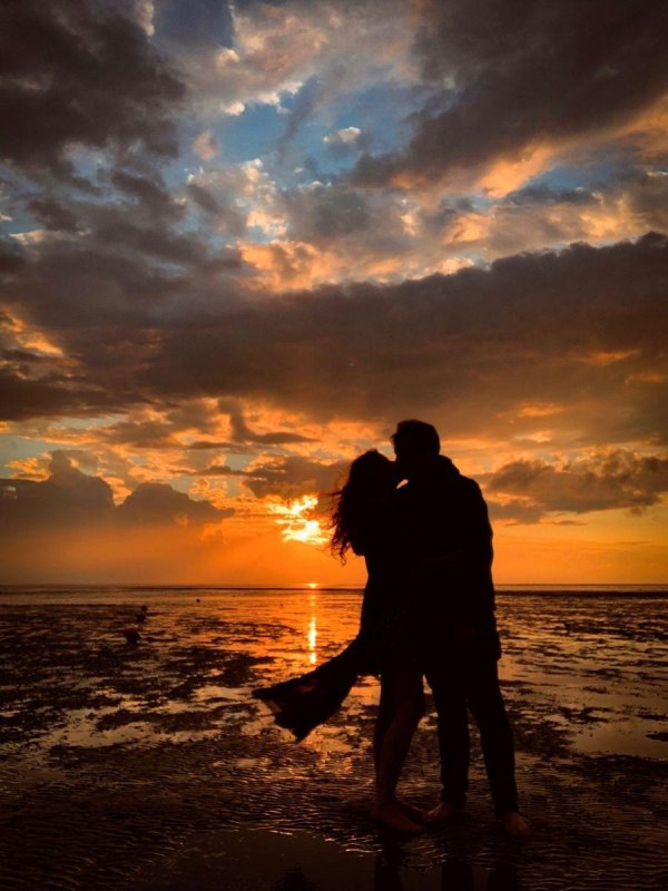 Девушка на закате