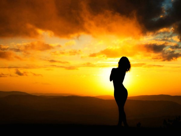 Девушка на закате