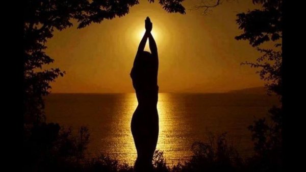 Девушка на закате