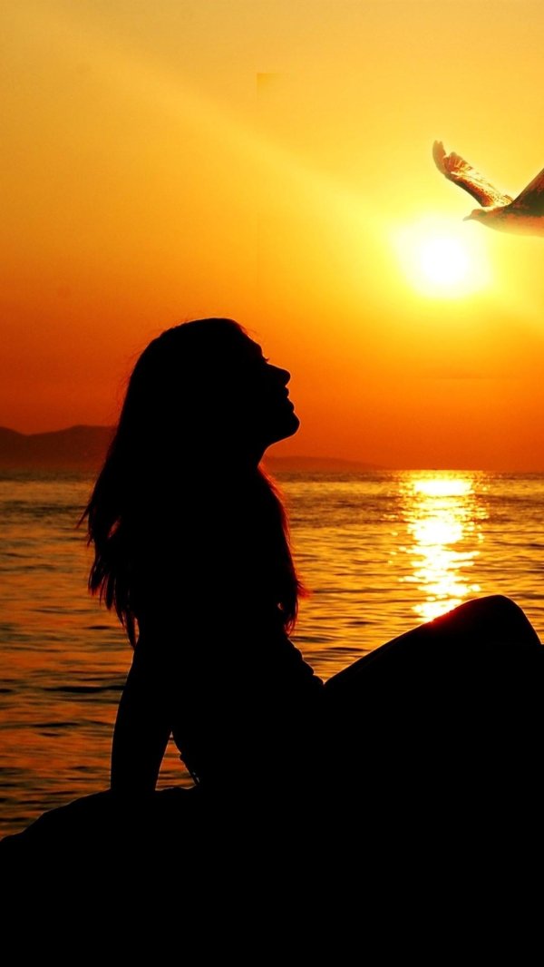 Девушка на закате