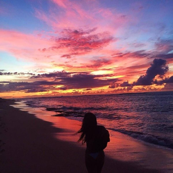 Девушка на закате