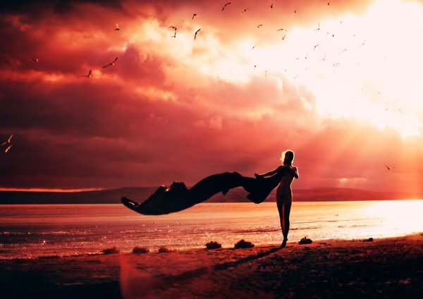 Девушка на закате