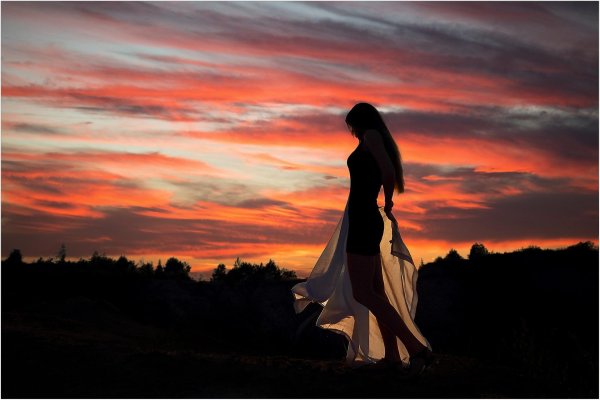 Девушка на закате