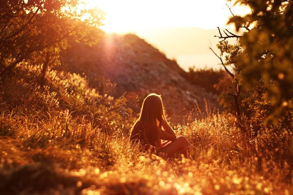 Девушка на закате