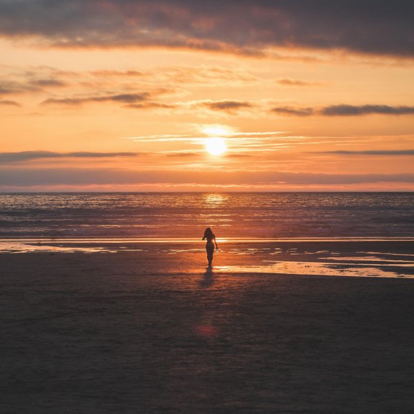 Девушка на закате