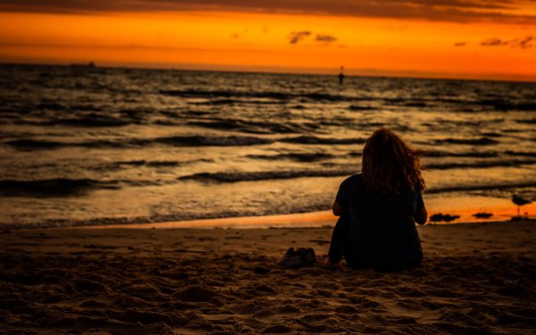 Девушка на закате