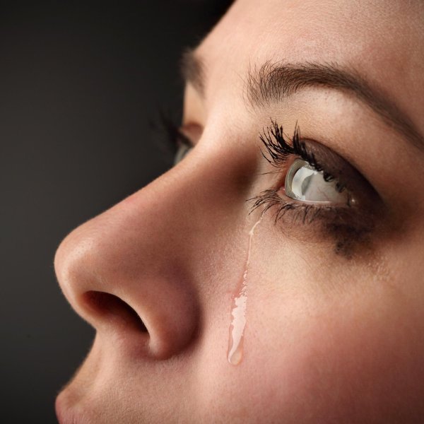 Плачущая девушка