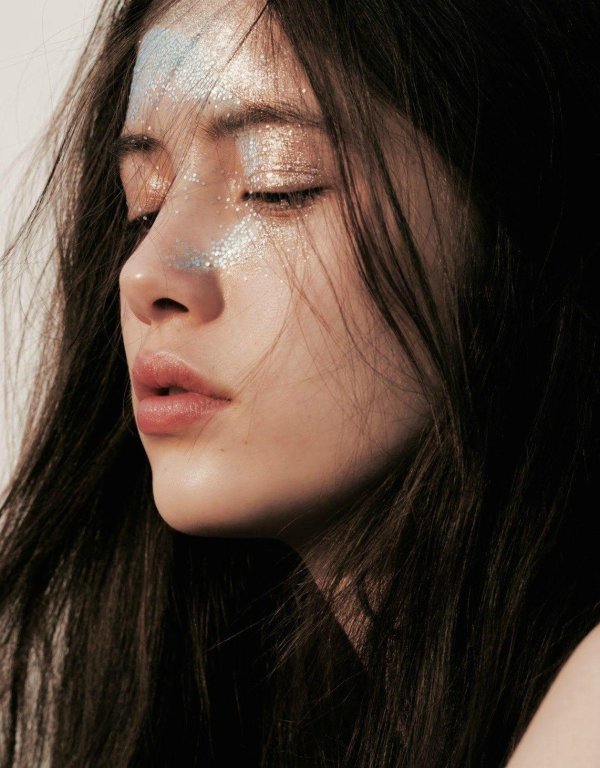 Плачущая девушка